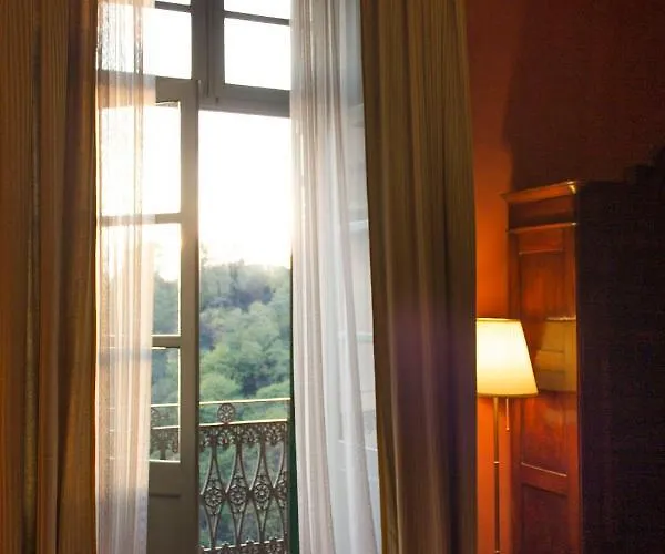Castello Di Castellengo 住宿加早餐酒店 3*